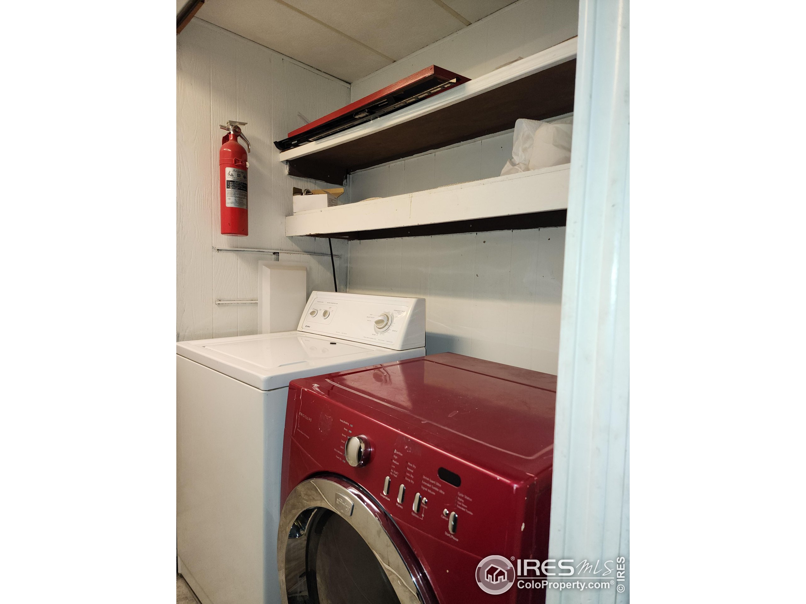 4500 19th Street, Unit 111 Boulder, CO 80304 - Photo 12 of 17 a utility room with dryer and washer