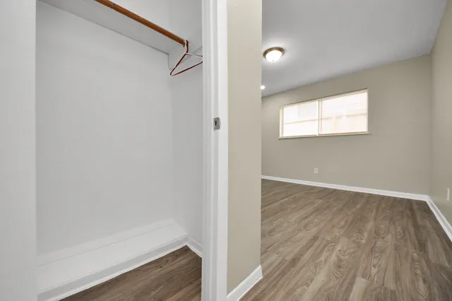 $1,150 | 1736 Crestdale Drive, Unit 5, Houston, TX 77080