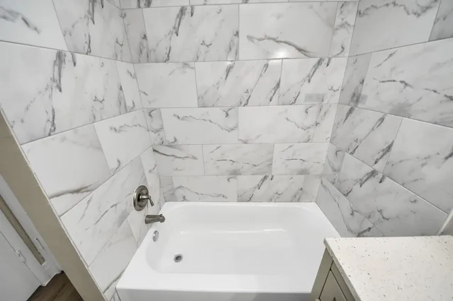 $1,150 | 1736 Crestdale Drive, Unit 5, Houston, TX 77080