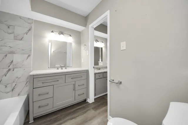 $1,150 | 1736 Crestdale Drive, Unit 5, Houston, TX 77080