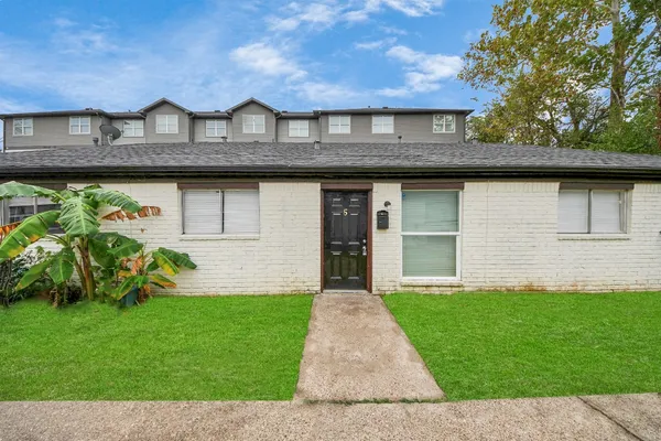 $1,100 | 1736 Crestdale Drive, Unit 5, Houston, TX 77080