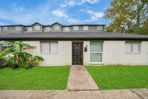 $1,100 | 1736 Crestdale Drive, Unit 5, Houston, TX 77080