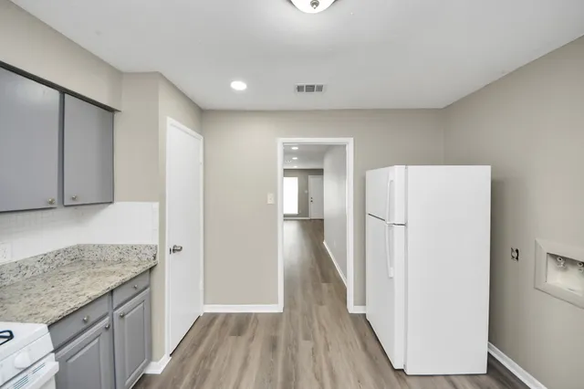 $1,150 | 1736 Crestdale Drive, Unit 5, Houston, TX 77080
