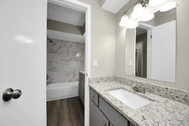 $1,150 | 1736 Crestdale Drive, Unit 5, Houston, TX 77080