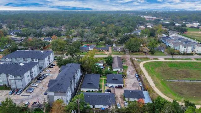 $1,150 | 1736 Crestdale Drive, Unit 5, Houston, TX 77080