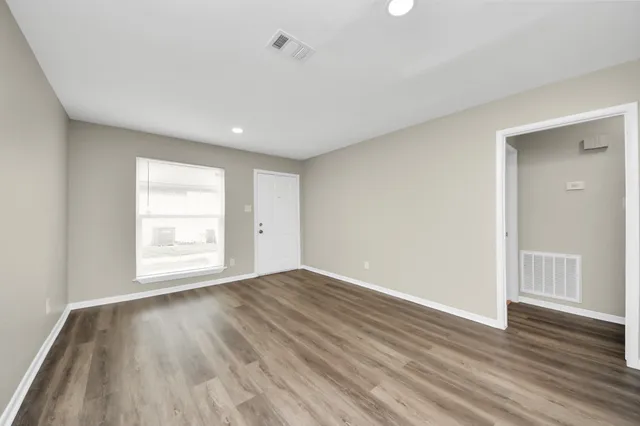 $1,150 | 1736 Crestdale Drive, Unit 5, Houston, TX 77080