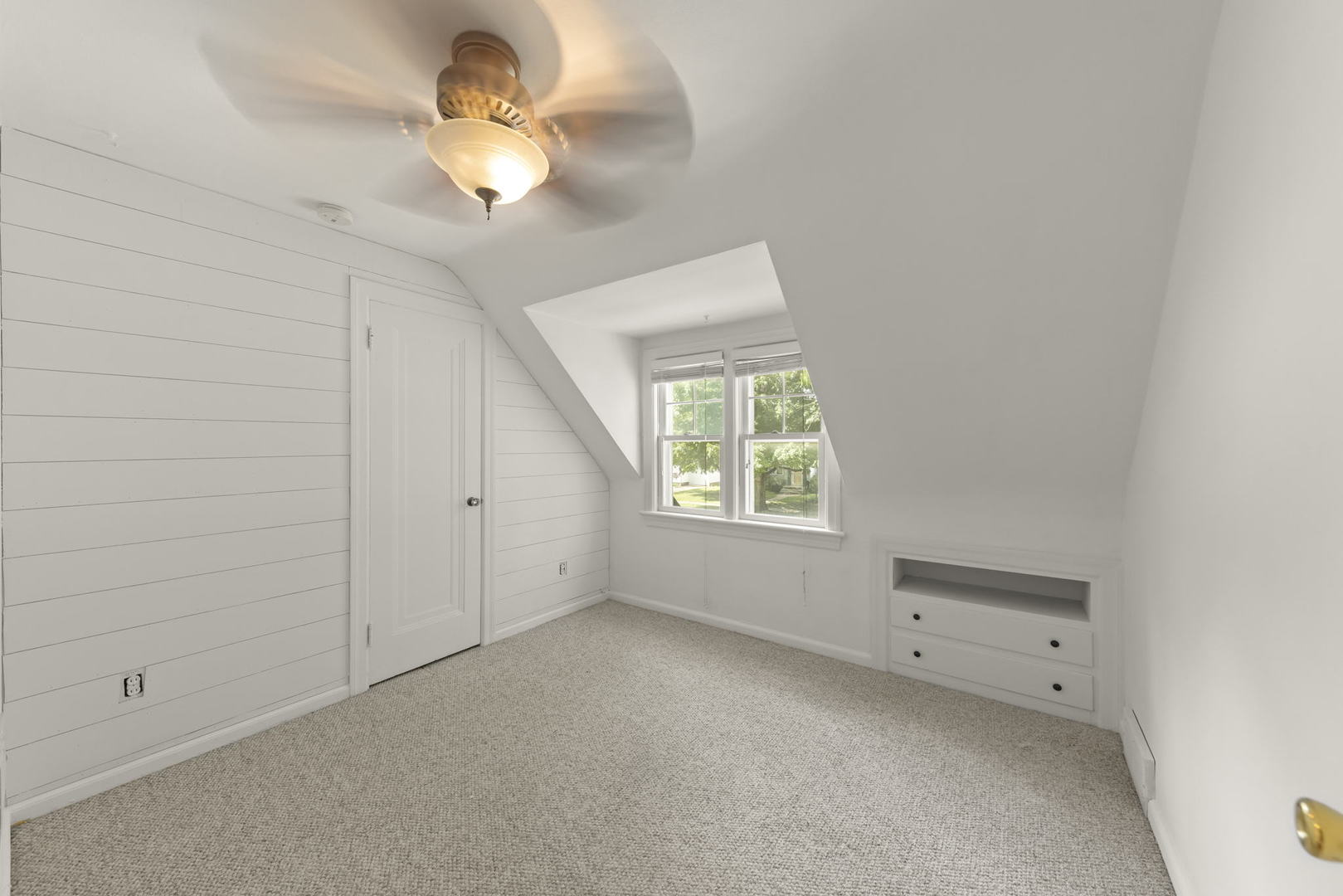 1204 Oneida Street Joliet, IL 60435 - Photo 13 of 30 an empty room with a window