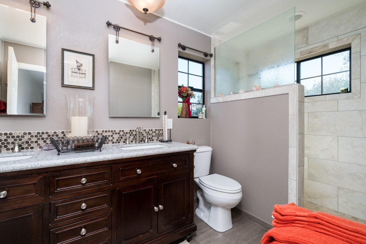 16130 Fruitvale Road Valley Center, CA 92082 - Photo 4 of 25 Gallery Image 4