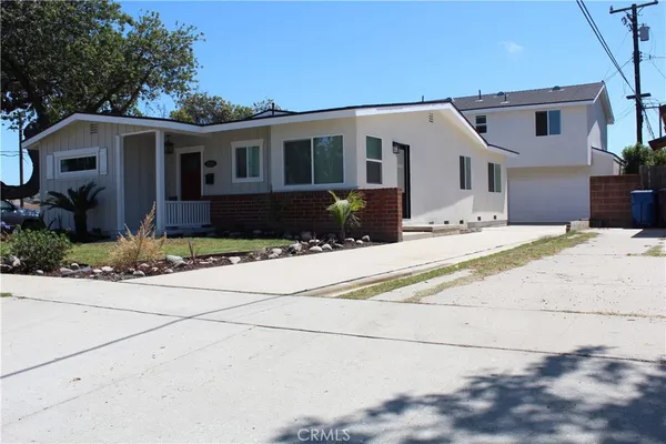 $1,399,000 | 2371 Stearnlee Avenue, Long Beach, CA 90815