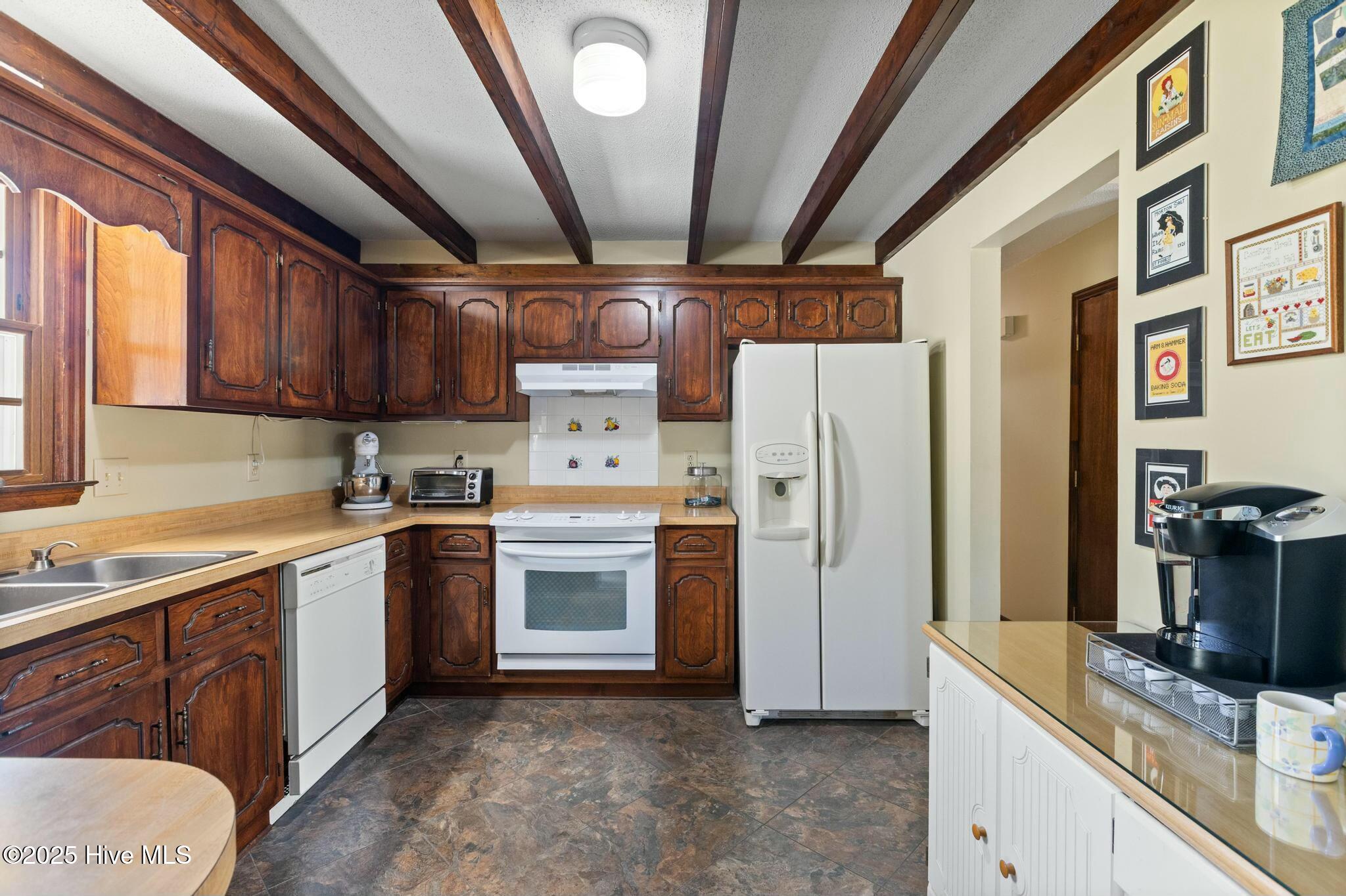 24 McArthur Drive Jacksonville, NC 28546 - Photo 10 of 27 tempImagejuILoM