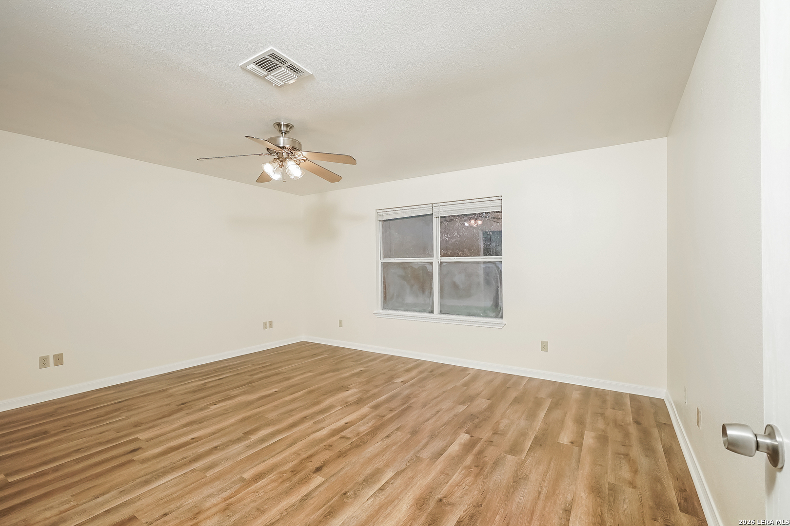 113 Ocotillo Jourdanton, TX 78026 - Photo 6 of 15