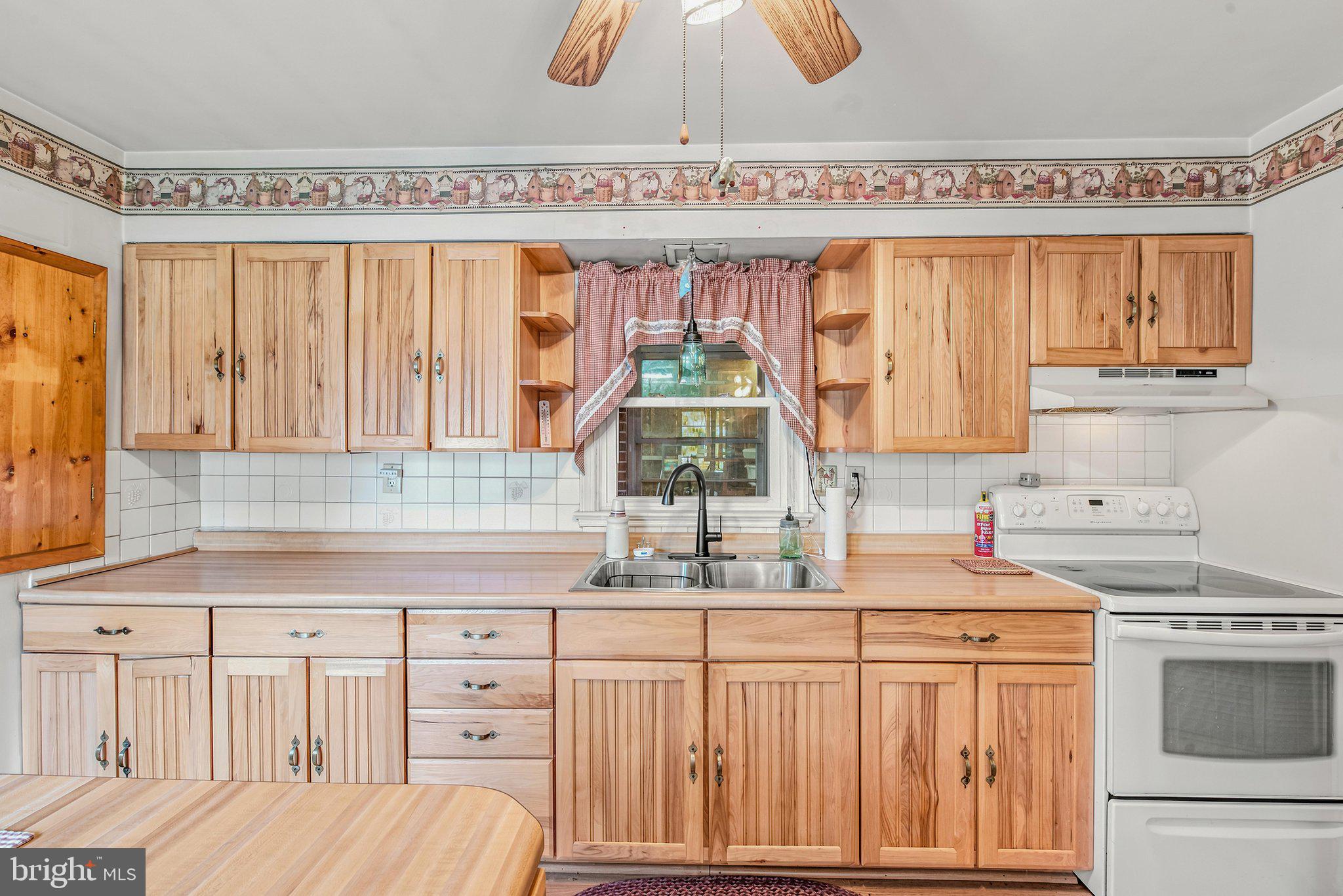 504 North Mildred Street Ranson, WV 25438 - Photo 11 of 49 Kitchen