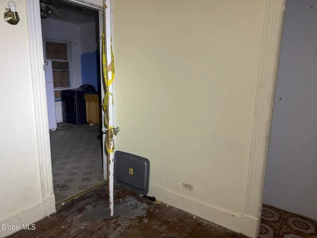 $65,000 | 942 Emmett Street, Schenectady, NY 12307