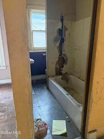 $65,000 | 942 Emmett Street, Schenectady, NY 12307