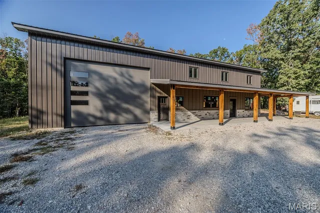 $456,900 | 25195 McBride Drive, Lebanon, MO 65536