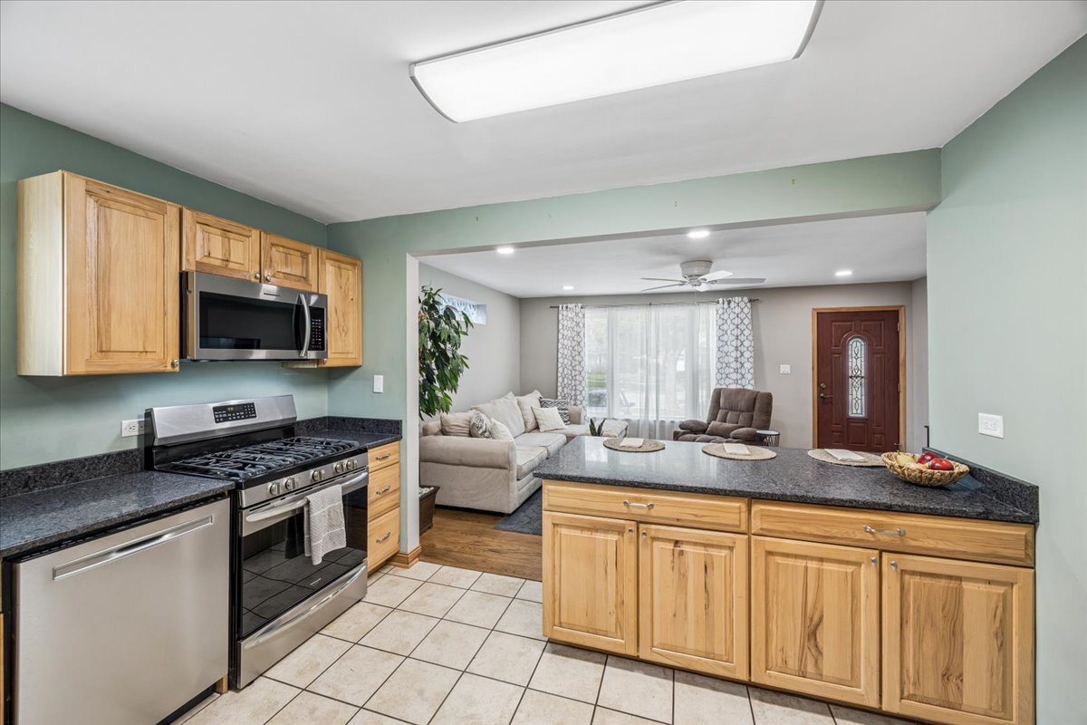 1527 North Wolf Road Berkeley, IL 60163 - Photo 8 of 23 Gallery Image 8