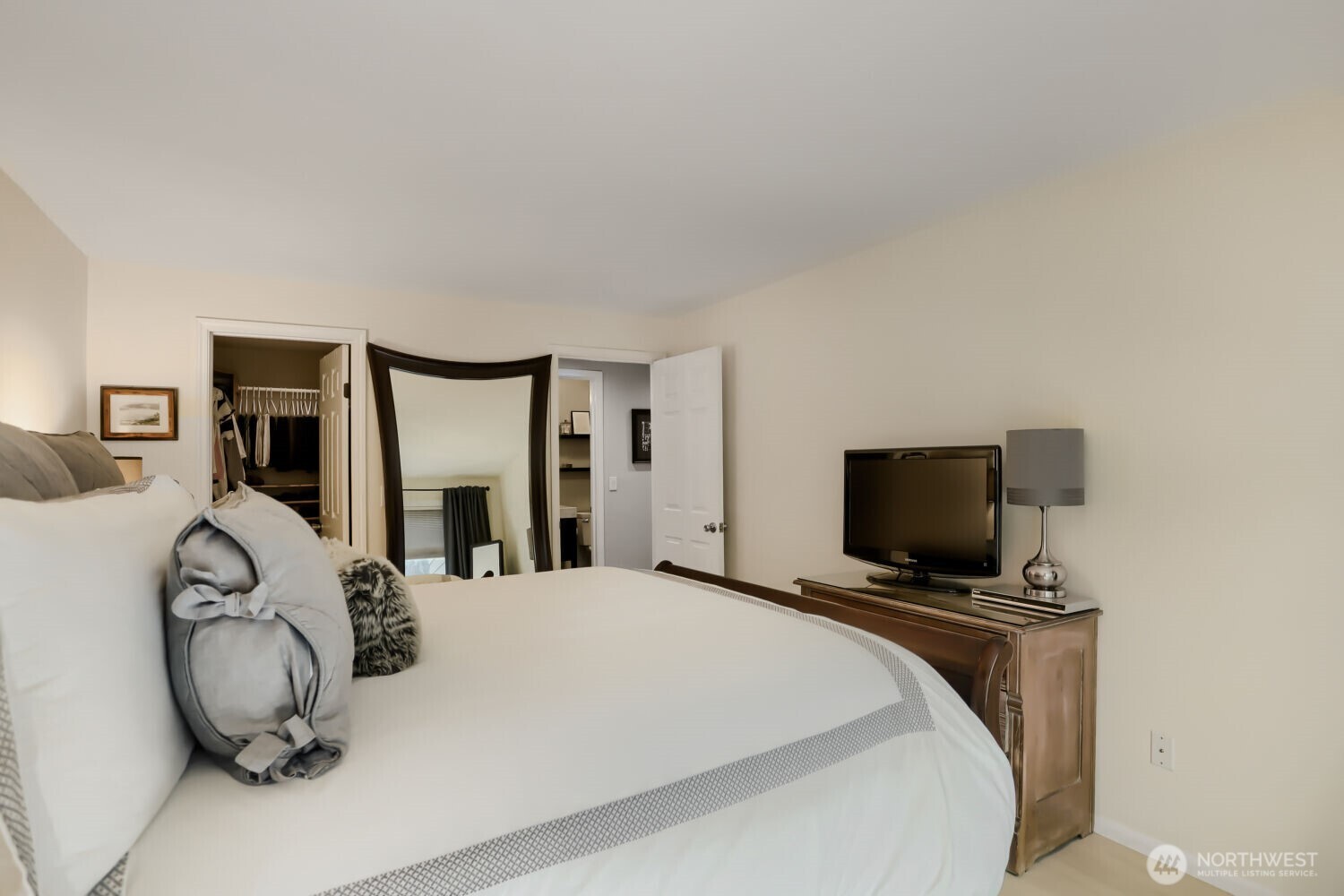 6300 Sand Point Way Northeast, Unit 103 Seattle, WA 98115 - Photo 12 of 26