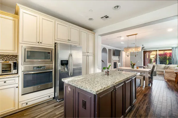 $585,000 | 551 Via De La Paz, Palm Desert, CA 92211