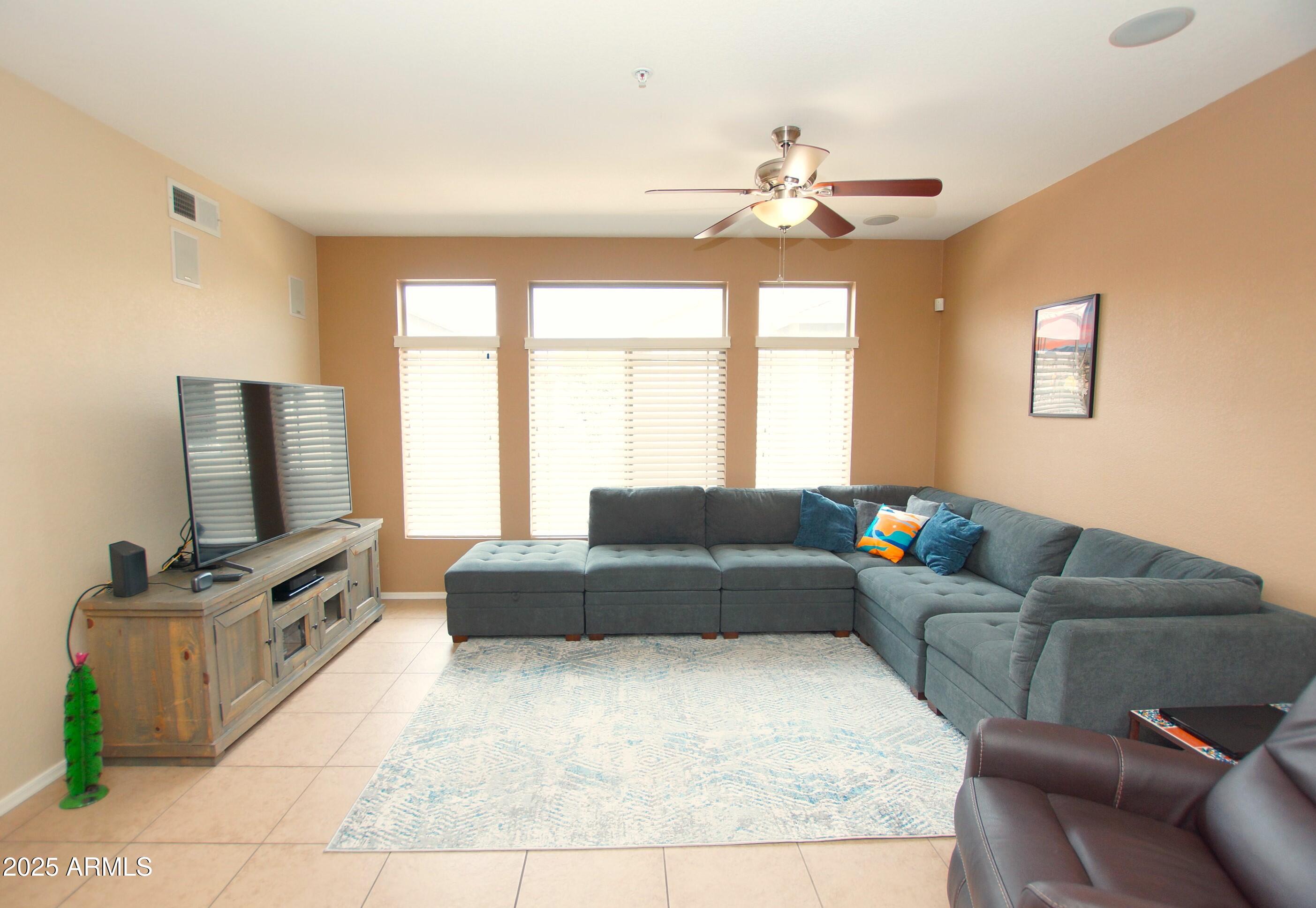 2150 West Alameda Road, Unit 1029 Phoenix, AZ 85085 - Photo 11 of 28 Living area