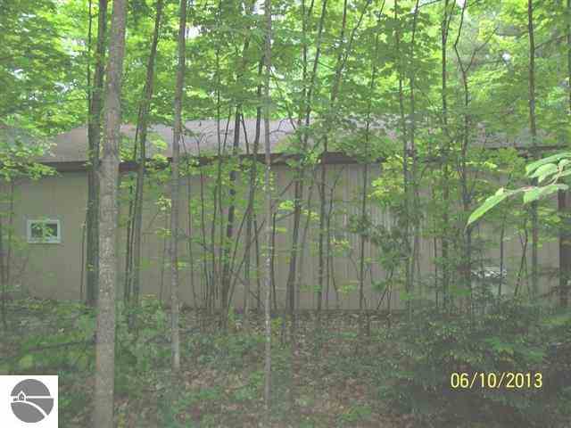 2290 North Jacobson Road Suttons Bay, MI 49682 - Photo 5 of 13 1787536-4.JPG