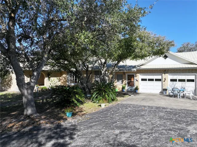 $279,000 | 137 Farm To Market Road 774, Refugio, TX 78377