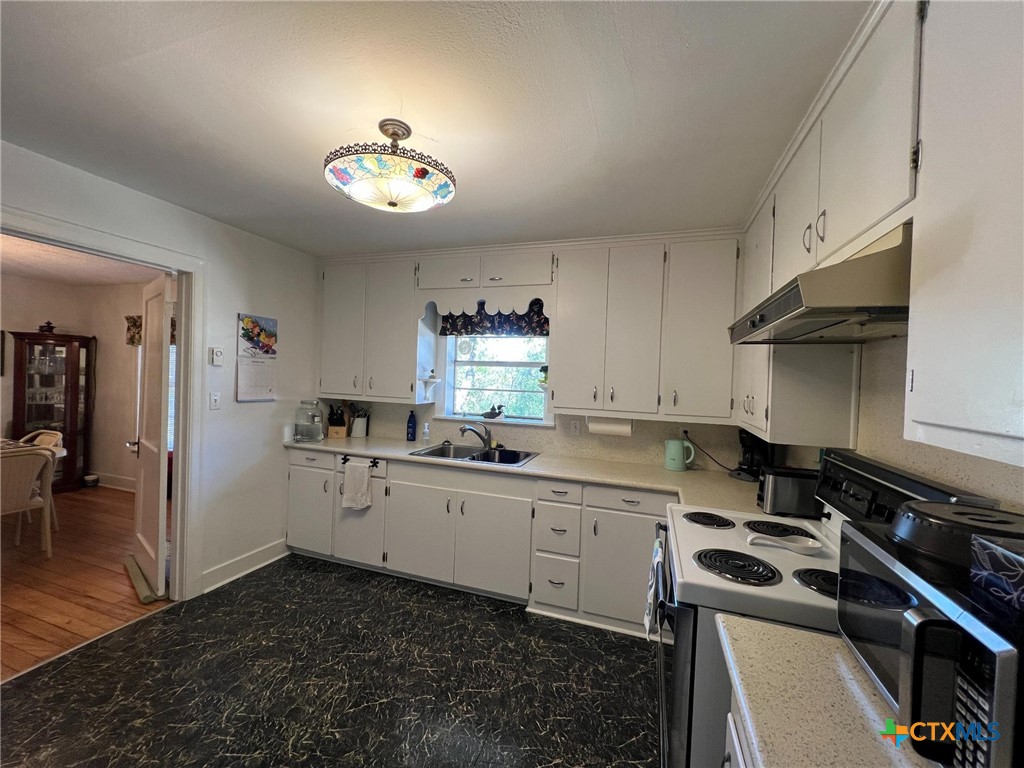 137 Farm To Market Road 774 Refugio, TX 78377 - Photo 8 of 42