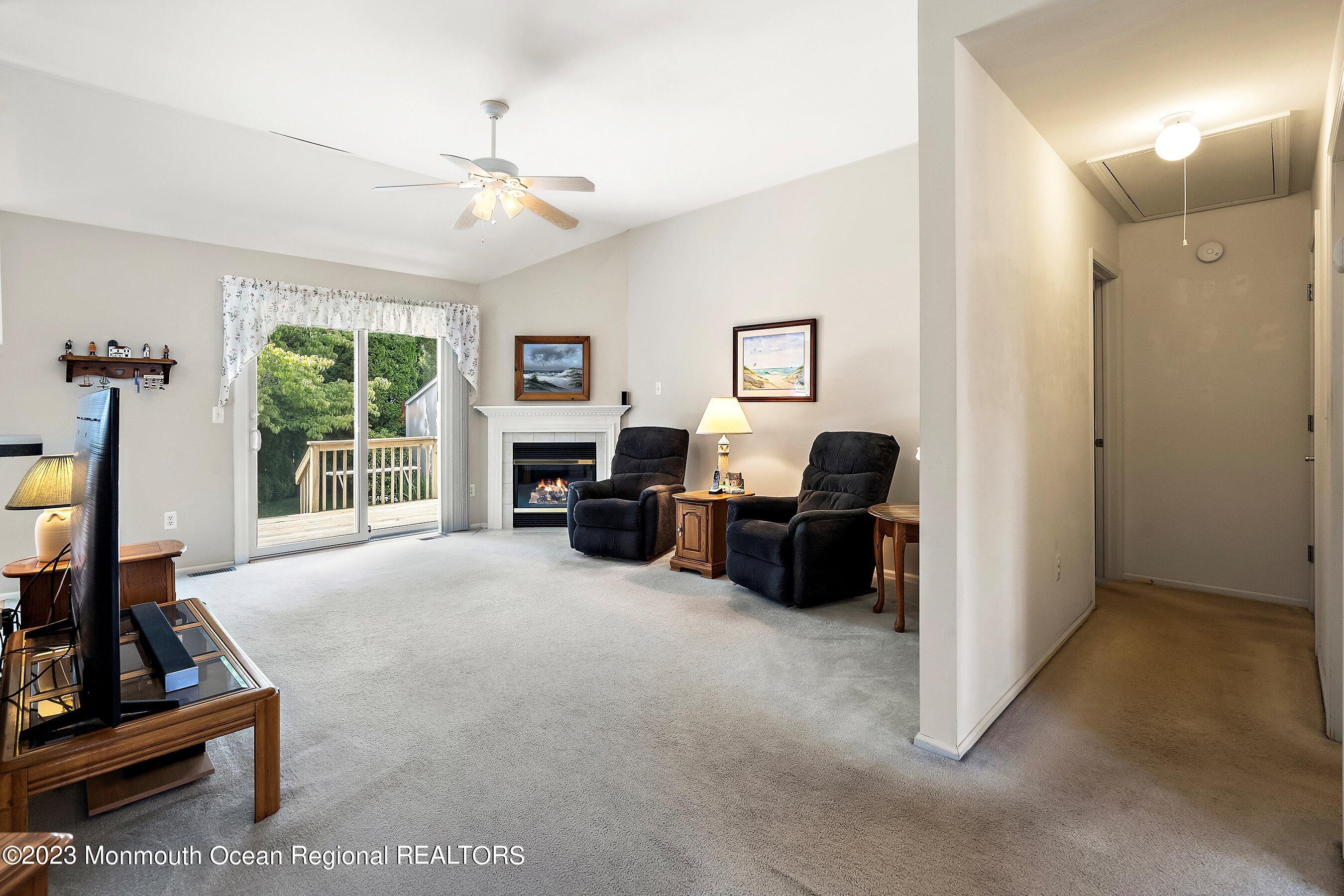 148 Cruise Road Manahawkin, NJ 08050 - Photo 19 of 33 19-Living 1C