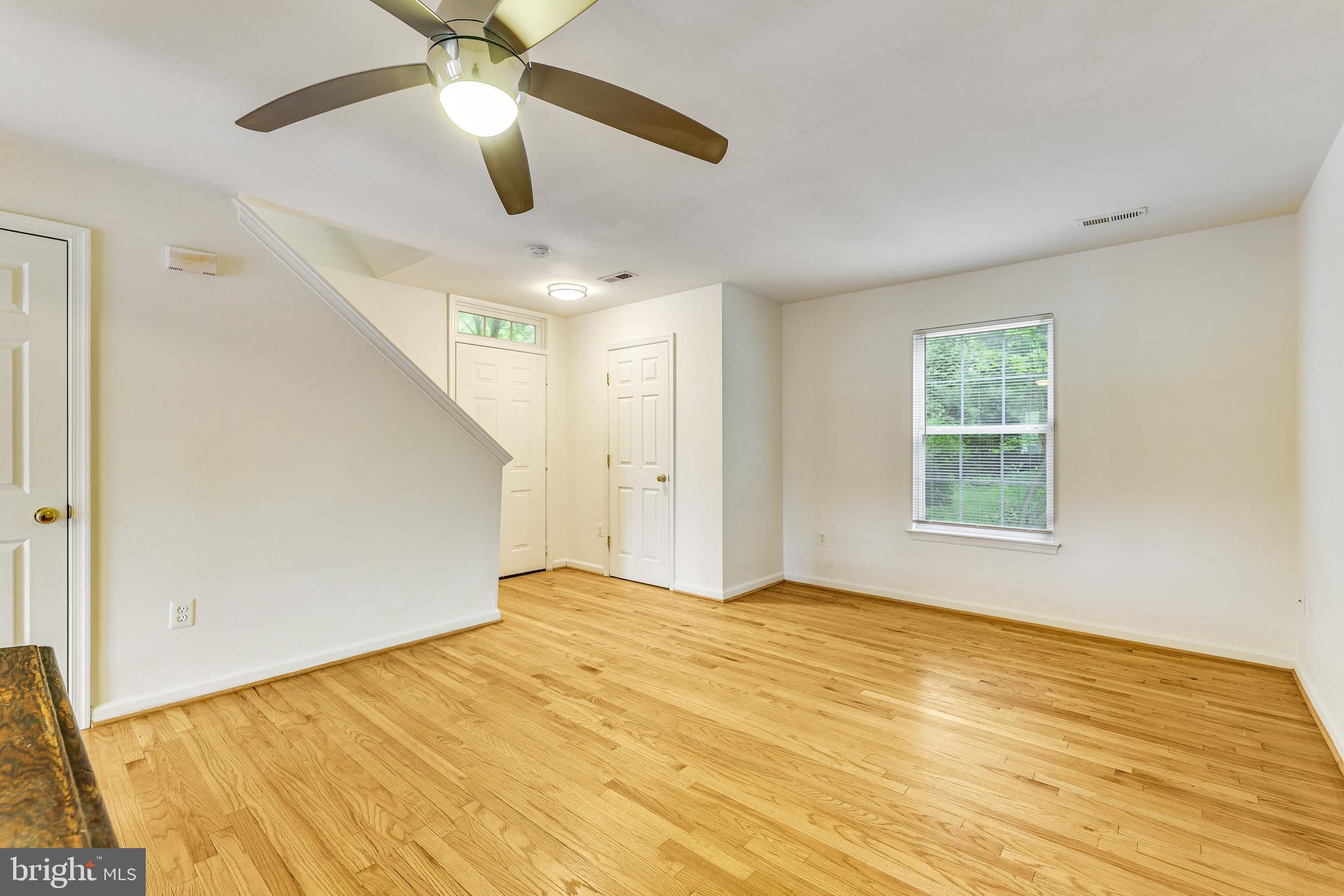 20446 River Ripple Square Sterling, VA 20165 - Photo 4 of 17