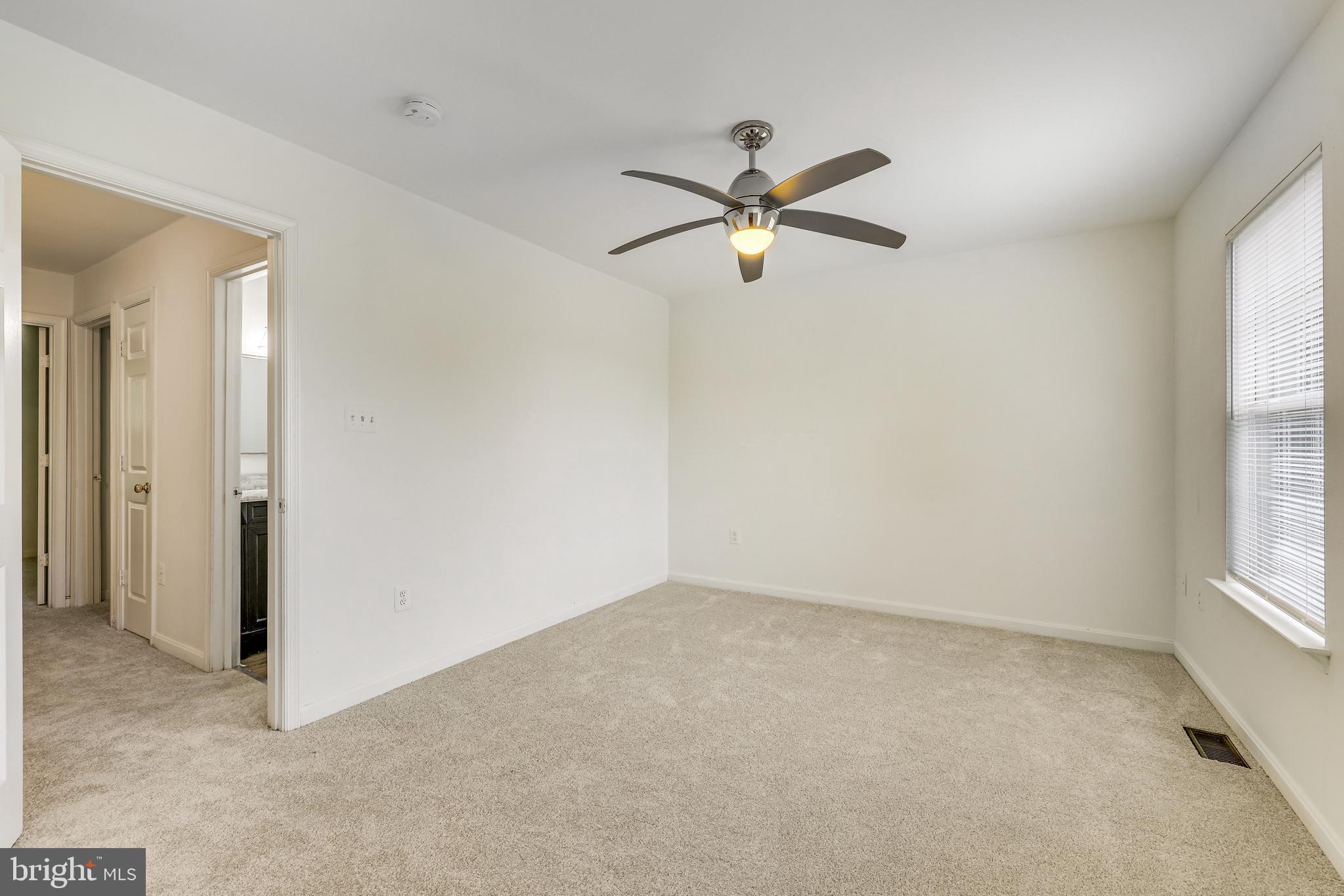 20446 River Ripple Square Sterling, VA 20165 - Photo 10 of 17