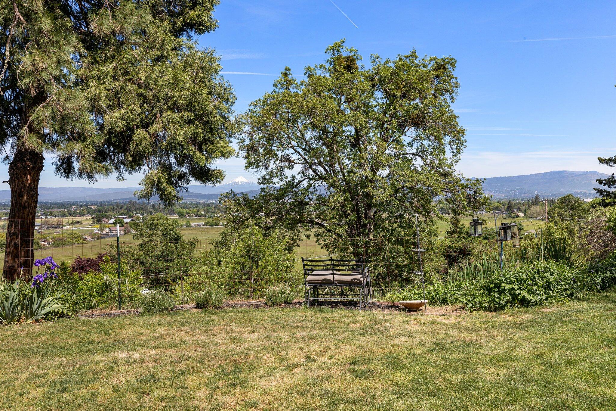 3765 Old Stage Road Central Point, OR 97502 - Photo 16 of 38 15-web-or-mls-IMGL6049