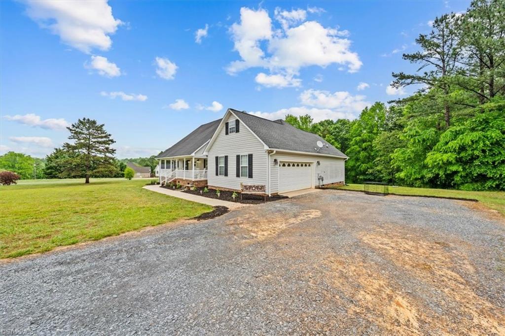 2529 Danny Bell Road Asheboro, NC 27205 - Photo 4 of 43