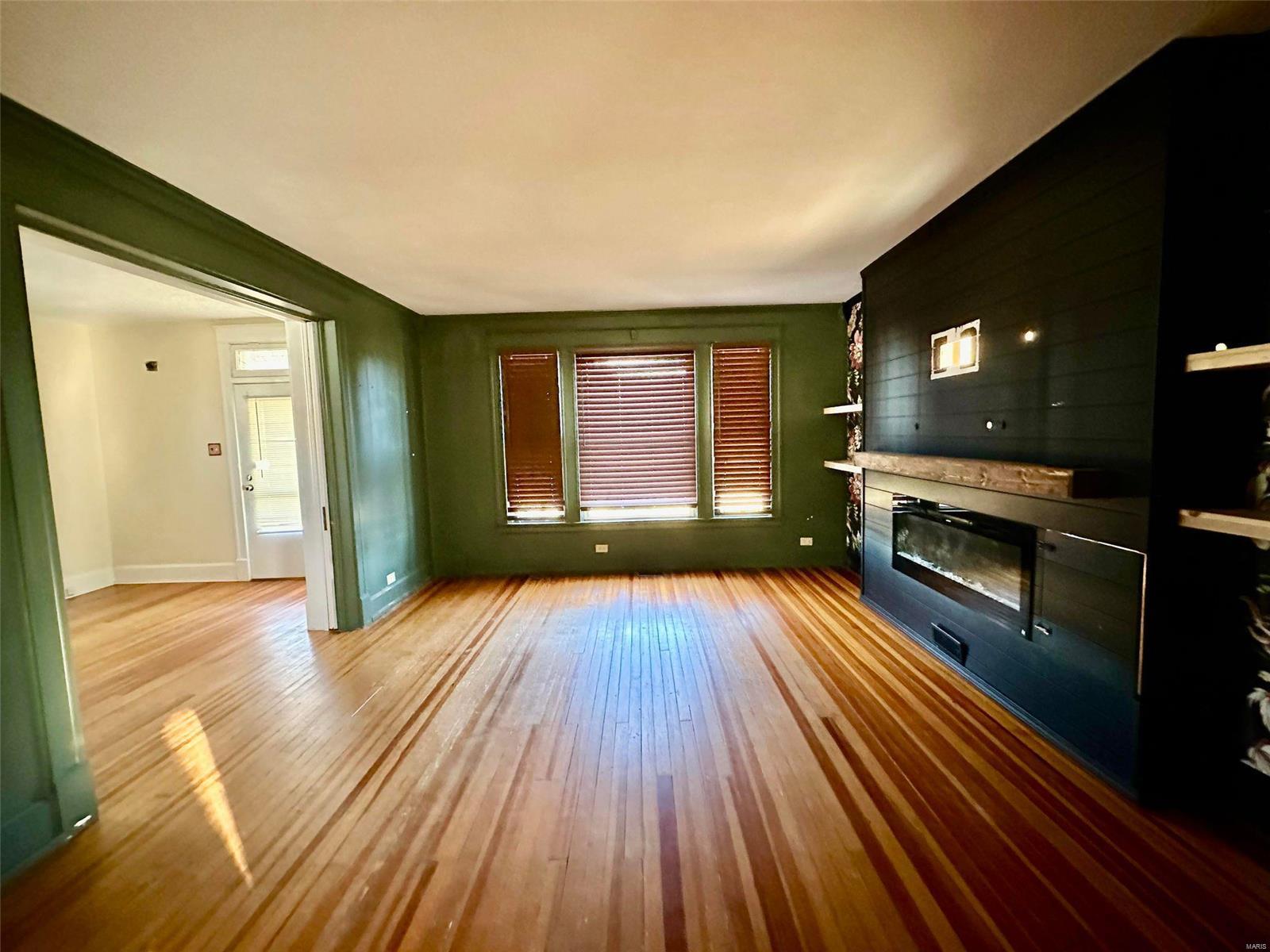 6534 Godfrey Road Godfrey, IL 62035 - Photo 4 of 26