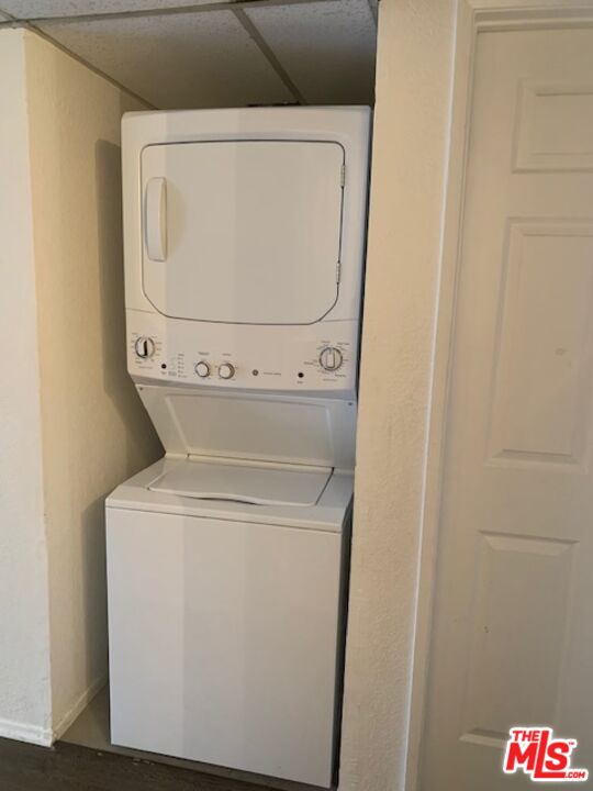 4353 Coldwater Canyon Avenue, Unit 305 Studio City, CA 91604 - Photo 11 of 27 a utility room with dryer and washer