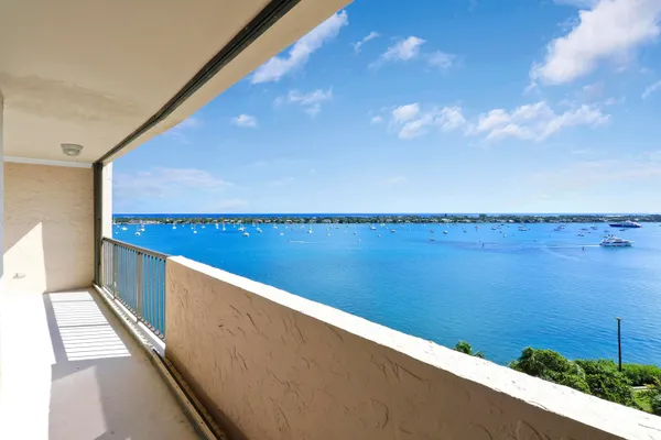 $4,000 | 5200 North Flagler Drive, Unit 1404, West Palm Beach, FL 33407