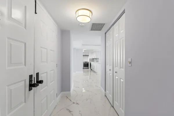 $4,000 | 5200 North Flagler Drive, Unit 1404, West Palm Beach, FL 33407