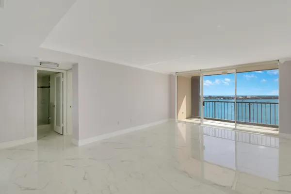 $4,000 | 5200 North Flagler Drive, Unit 1404, West Palm Beach, FL 33407