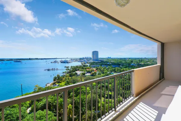 $4,000 | 5200 North Flagler Drive, Unit 1404, West Palm Beach, FL 33407