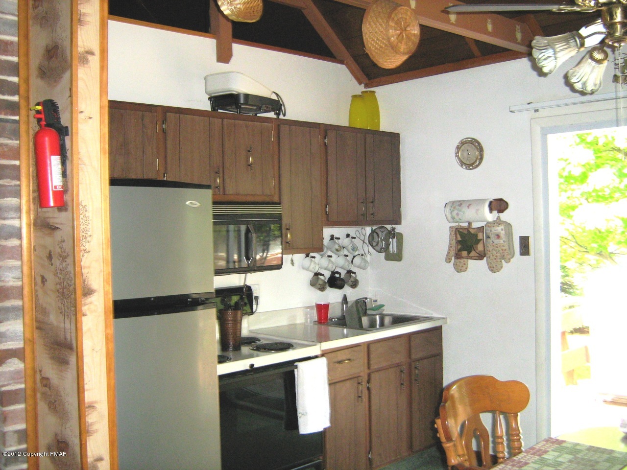142 Chetco Road Albrightsville, PA 18210 - Photo 12 of 21 Kitchen
