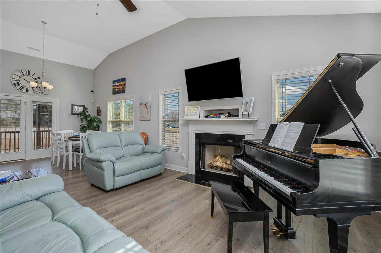 5752 Old Fairground Road Benson, NC 27504 - Photo 4 of 25 Family Room