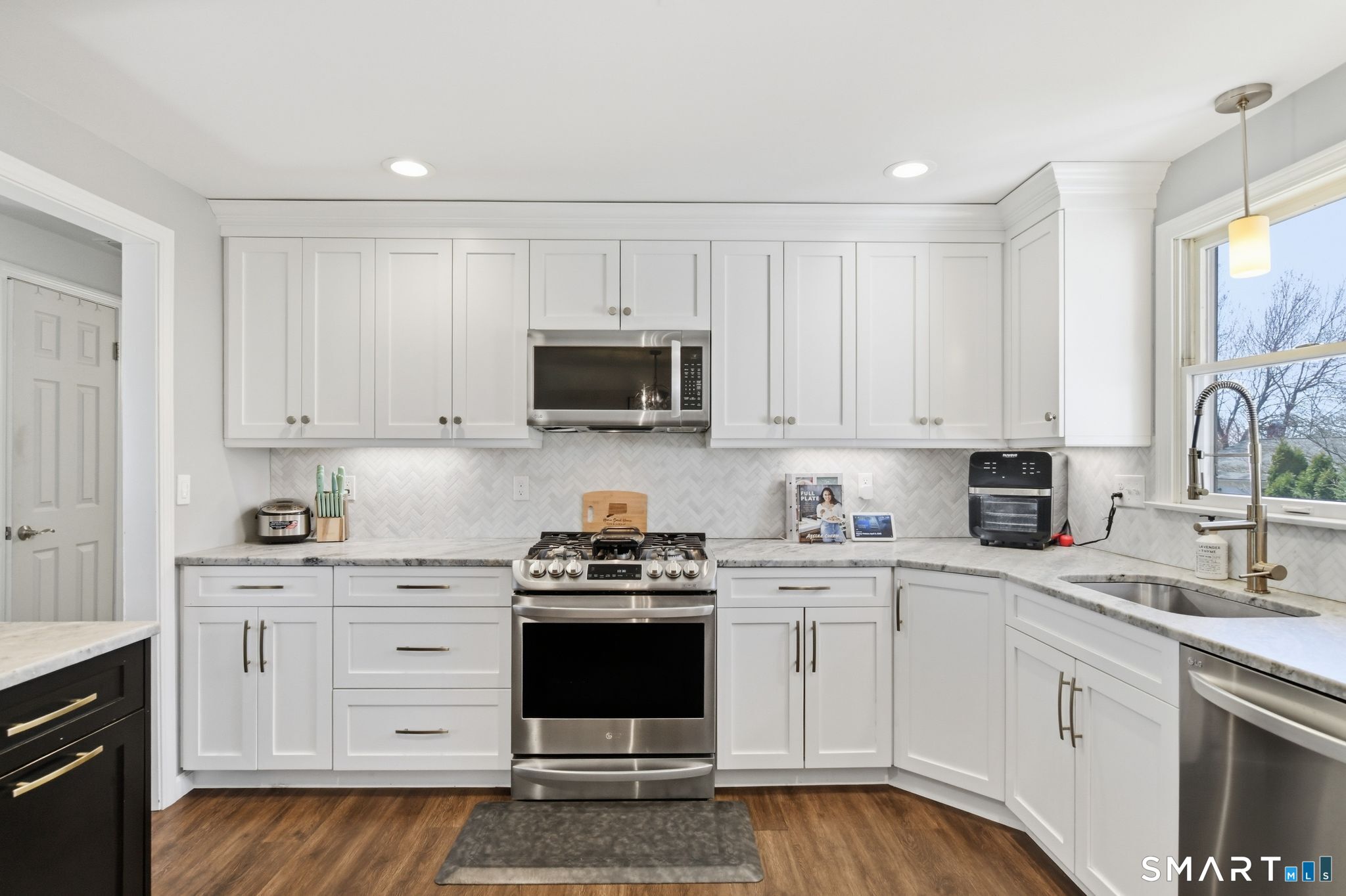 3 Bouvier Street Enfield, CT 06082 - Photo 3 of 36