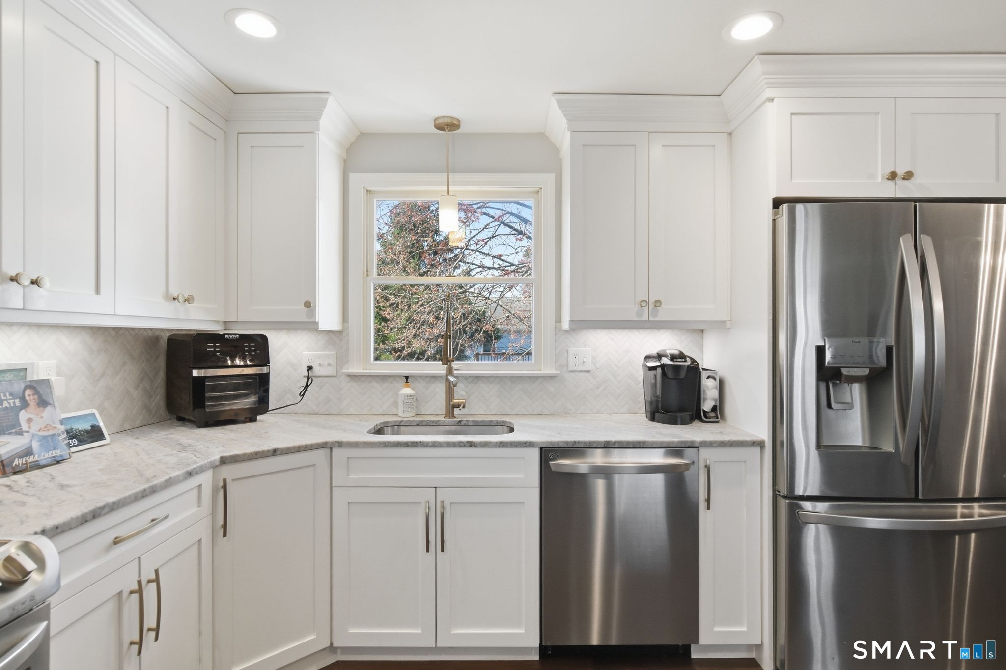 3 Bouvier Street Enfield, CT 06082 - Photo 5 of 36