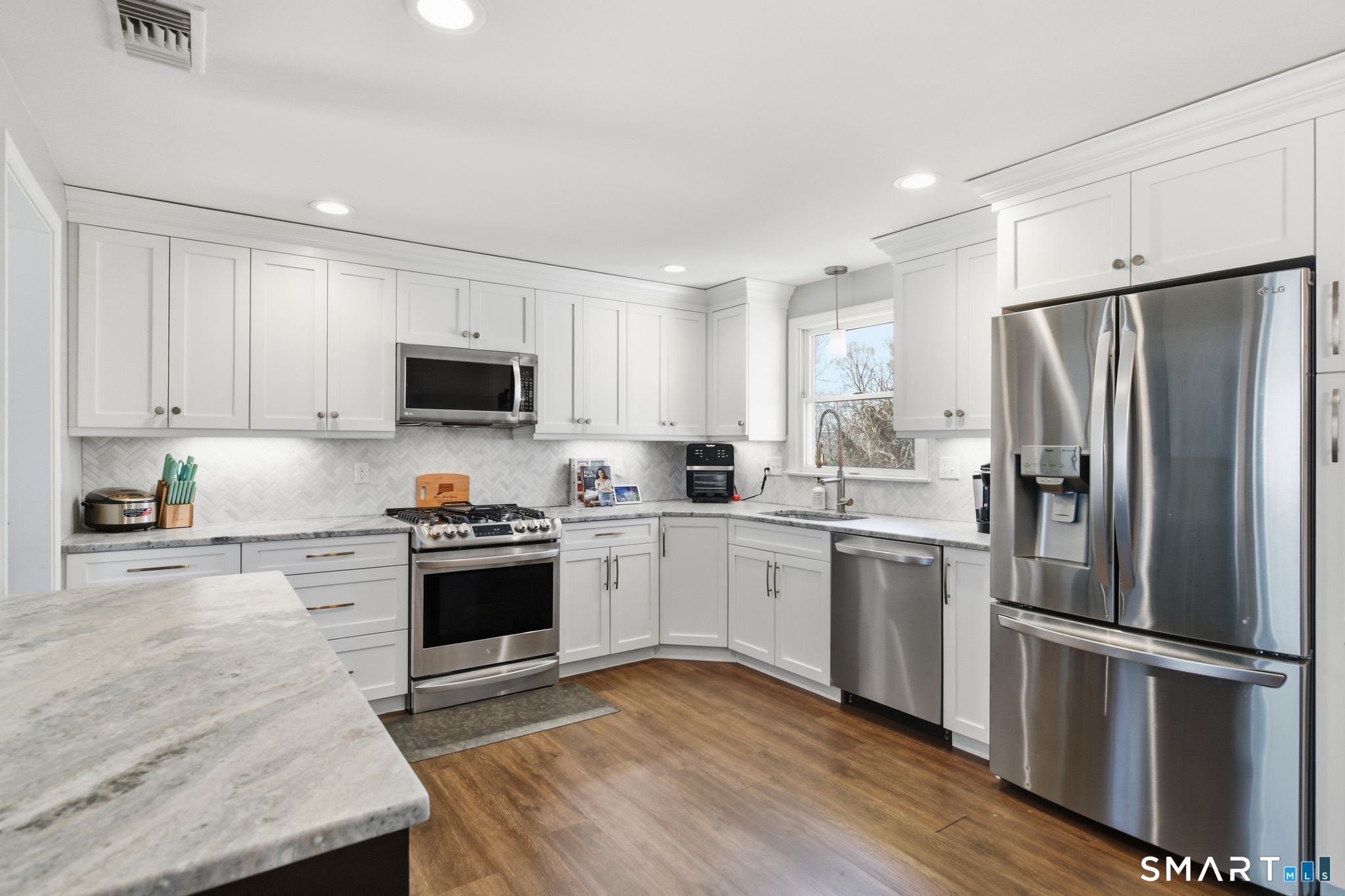 3 Bouvier Street Enfield, CT 06082 - Photo 7 of 36