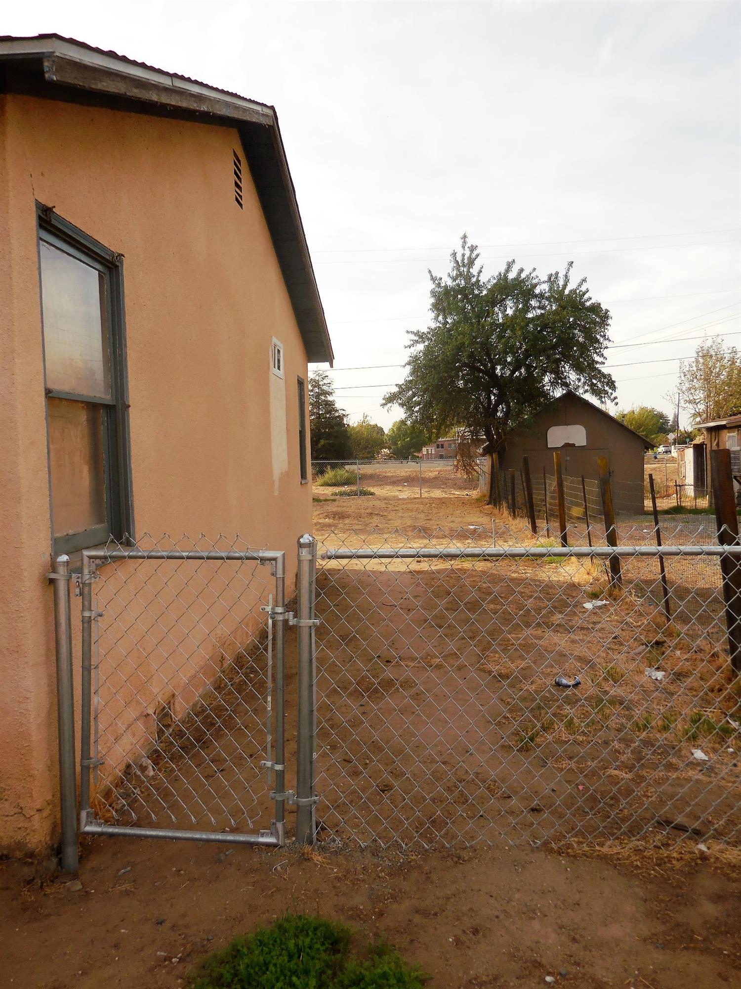 908 Riverside Drive Madera, CA 93638 - Photo 10 of 11