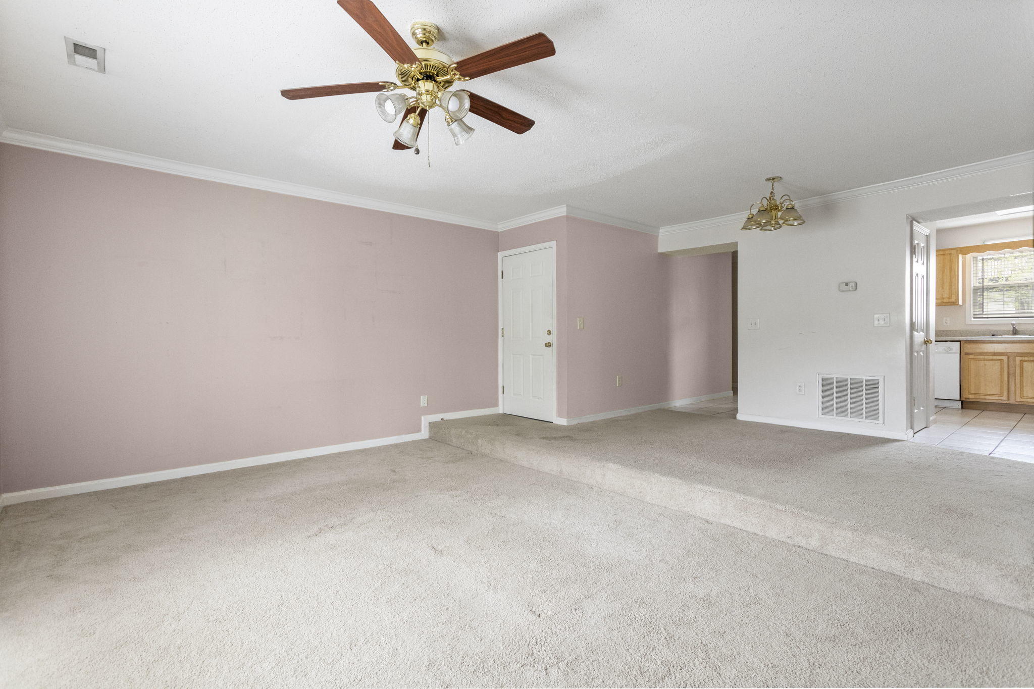 2201 Cherokee Road, Unit 2 Johnson City, TN 37604 - Photo 5 of 18 16-web-or-mls-IMG_9916