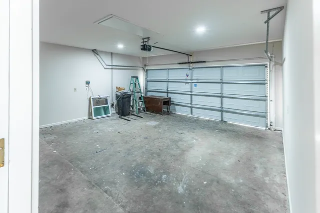 a view of a garage room