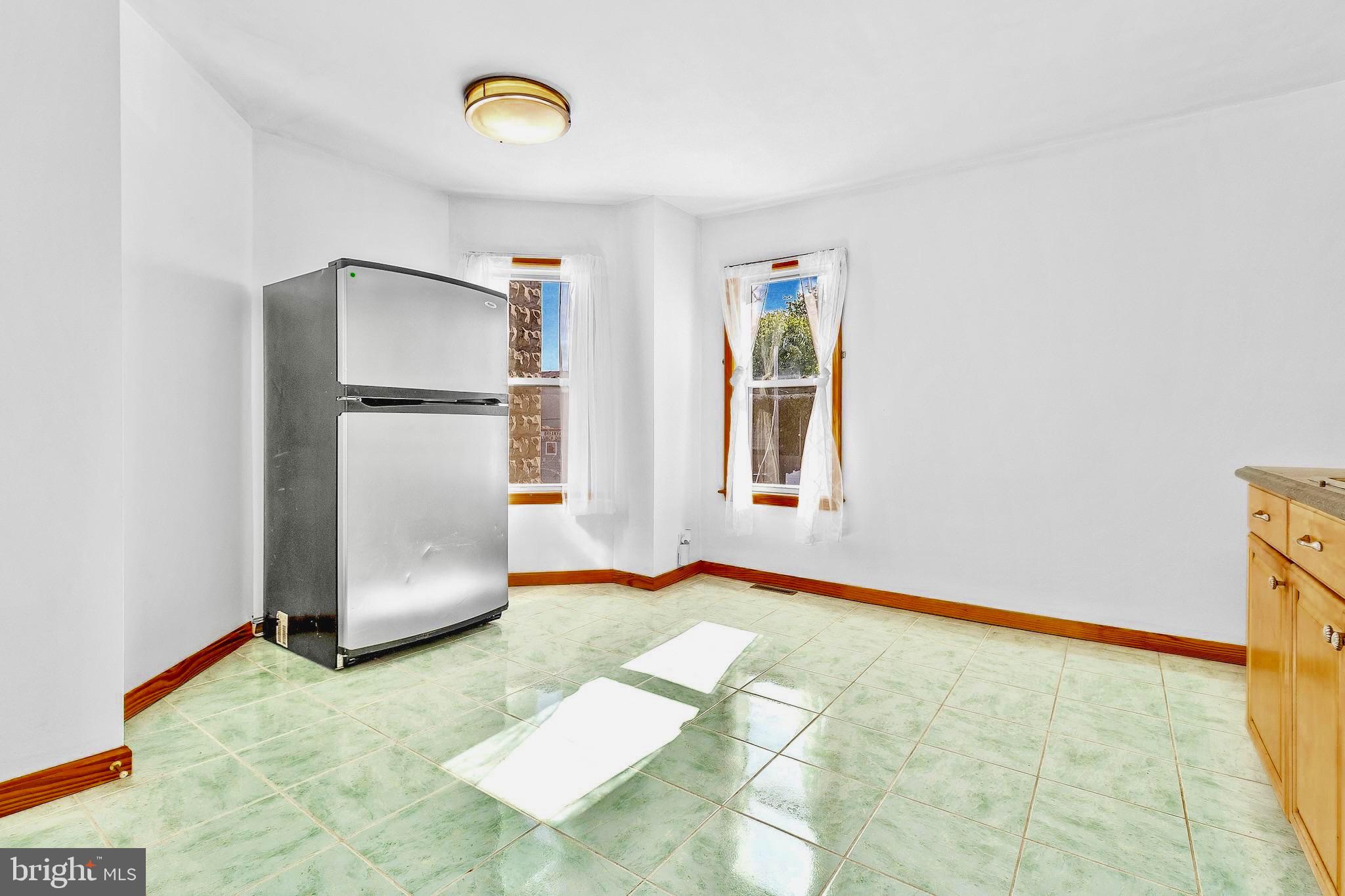 117 South Pavilion Avenue Riverside, NJ 08075 - Photo 10 of 38 Main Level: Kitchen