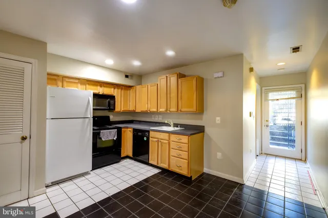 $1,990 | 2025 11th Street Northwest, Washington, DC 20001