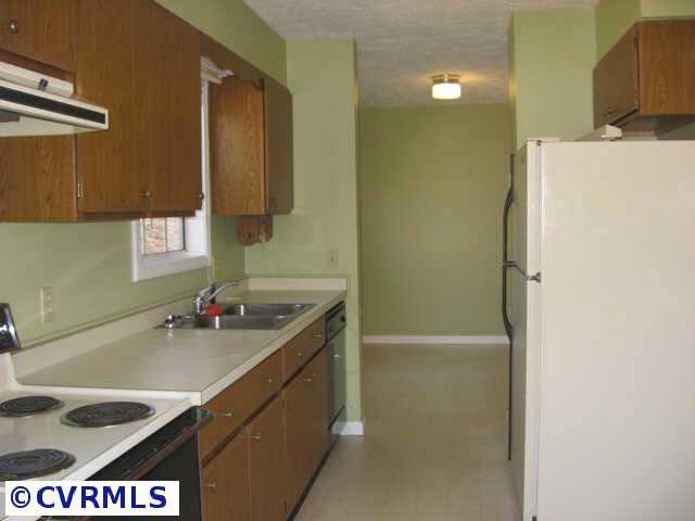645 Barnaby Road Palmyra, VA 22963 - Photo 2 of 10 a bathroom with a sink and a mirror