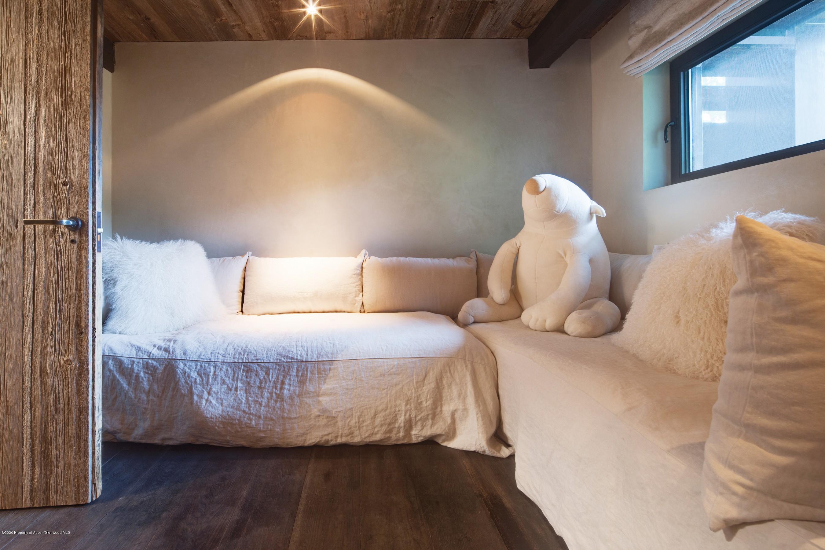 178 Bennett Bench Aspen, CO 81612 - Photo 28 of 39 Guestroom Twins-Light