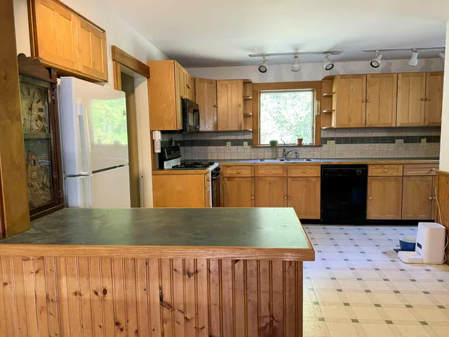 $195,000 | 159 Court Street, Machias, ME 04654